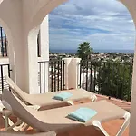 Imperial Park - Mit Panoramablick Und Schoener Terrasse Κάλπε