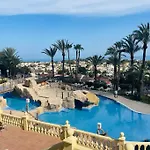 Imperial Park - Mit Panoramablick Und Schoener Terrasse Κάλπε